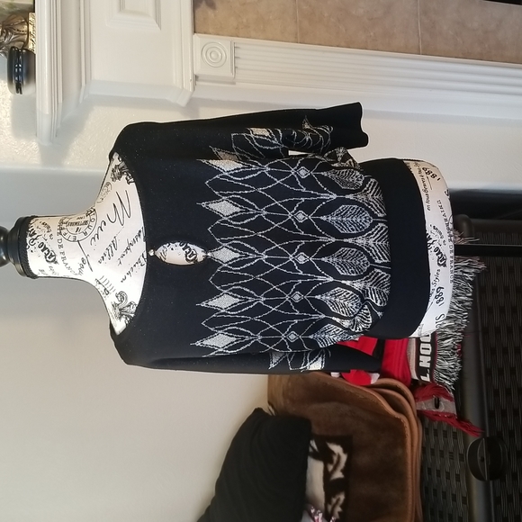 WHBM Sweater - Picture 5 of 6